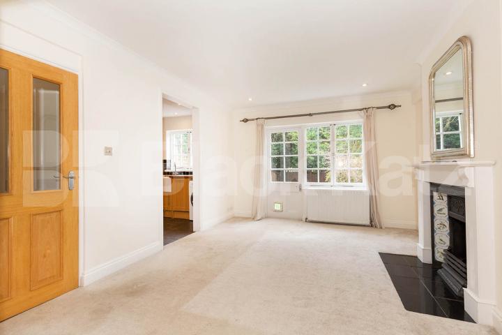 Stunning House on a private residential street located in Muswell hill Cascade Avenue, Muswell Hill 